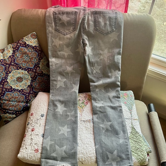 Easel Distressed Size M Jeans with Stars - Picture 3 of 6